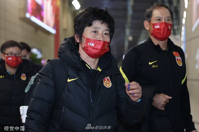 白色内衣大发美女