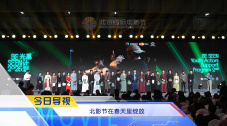 服装购物中心女士长